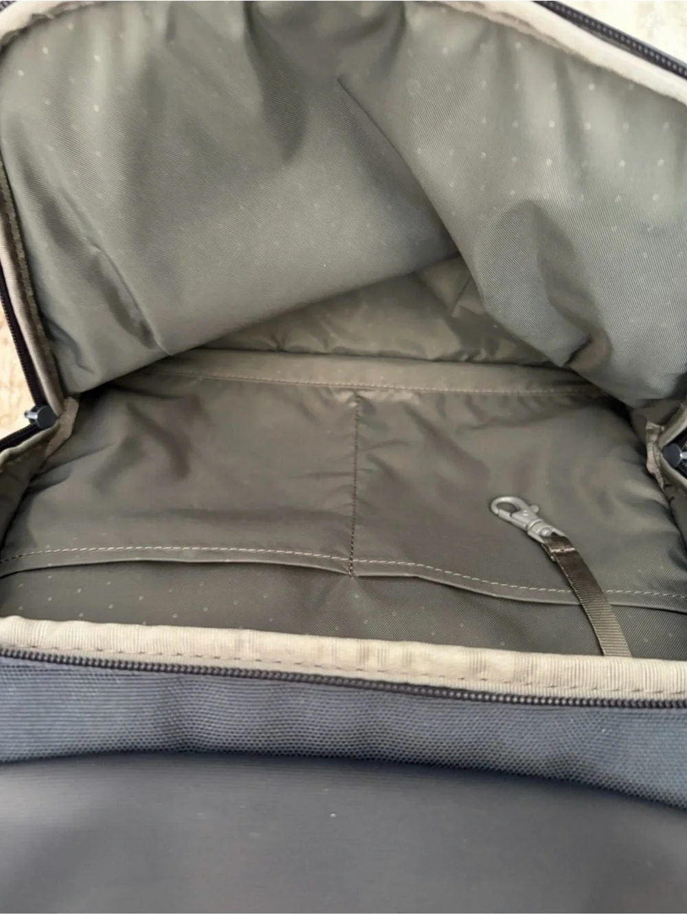 Incase Navy A.R.C Commuter 26L Backpack